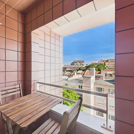 Renovated 1br Elevator, Balcony & Parking - Alfama | By Airnest *