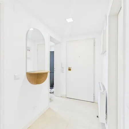 Renovated 1br Elevator, Balcony & Parking - Alfama | By Airnest Apartament